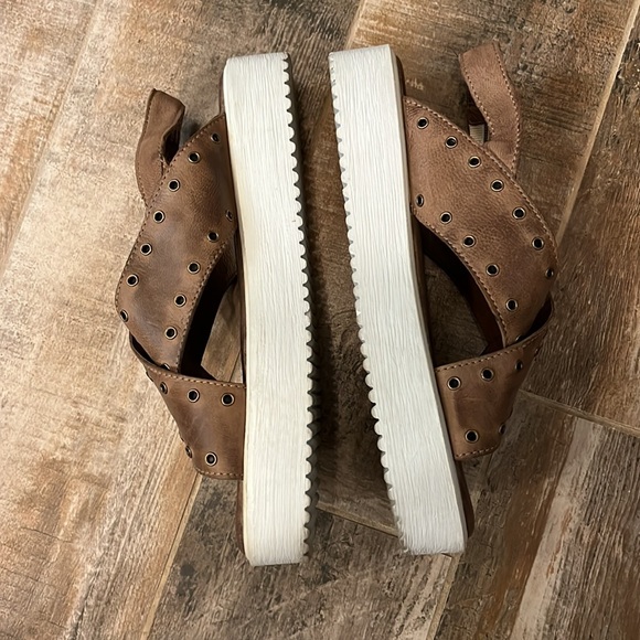 Roan sandals by Bedstu size 8 - Picture 2 of 5